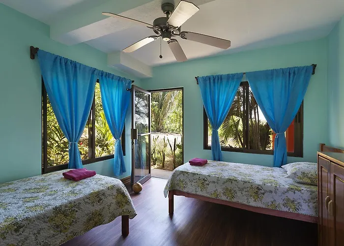 Malayka Lodge *